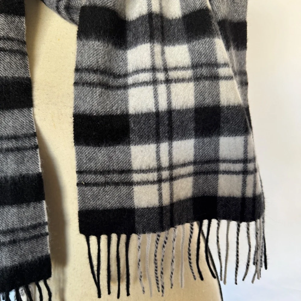Peck & Peck Luxury Scarf Cashmere Plaid